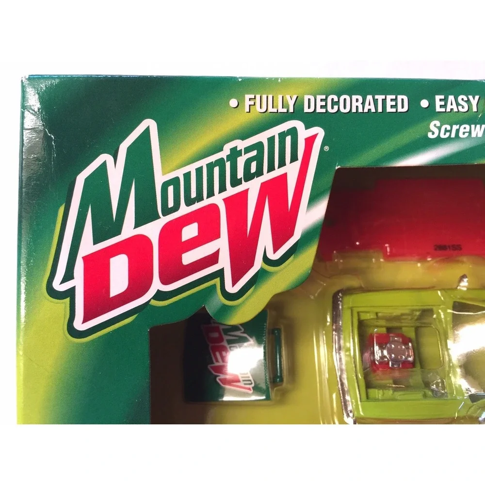 ERTL Body‎ Shop Mountain Dew Model Kit 70 1970 Plymouth Barracuda Die Cast 1/64